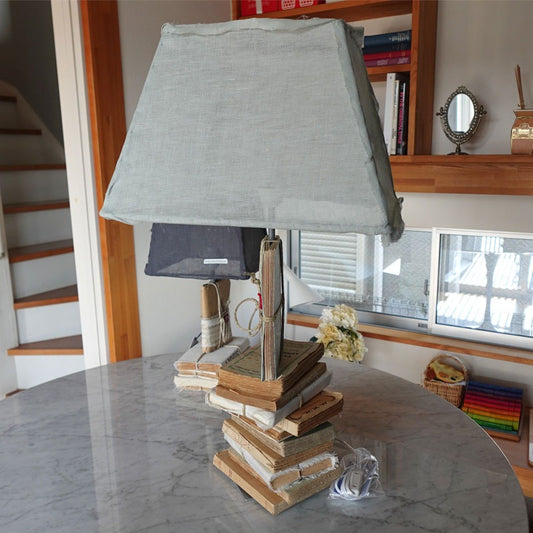 BORGO DELLE TOVAGLIE Read Me A Lot 80cm 古書テーブルライト