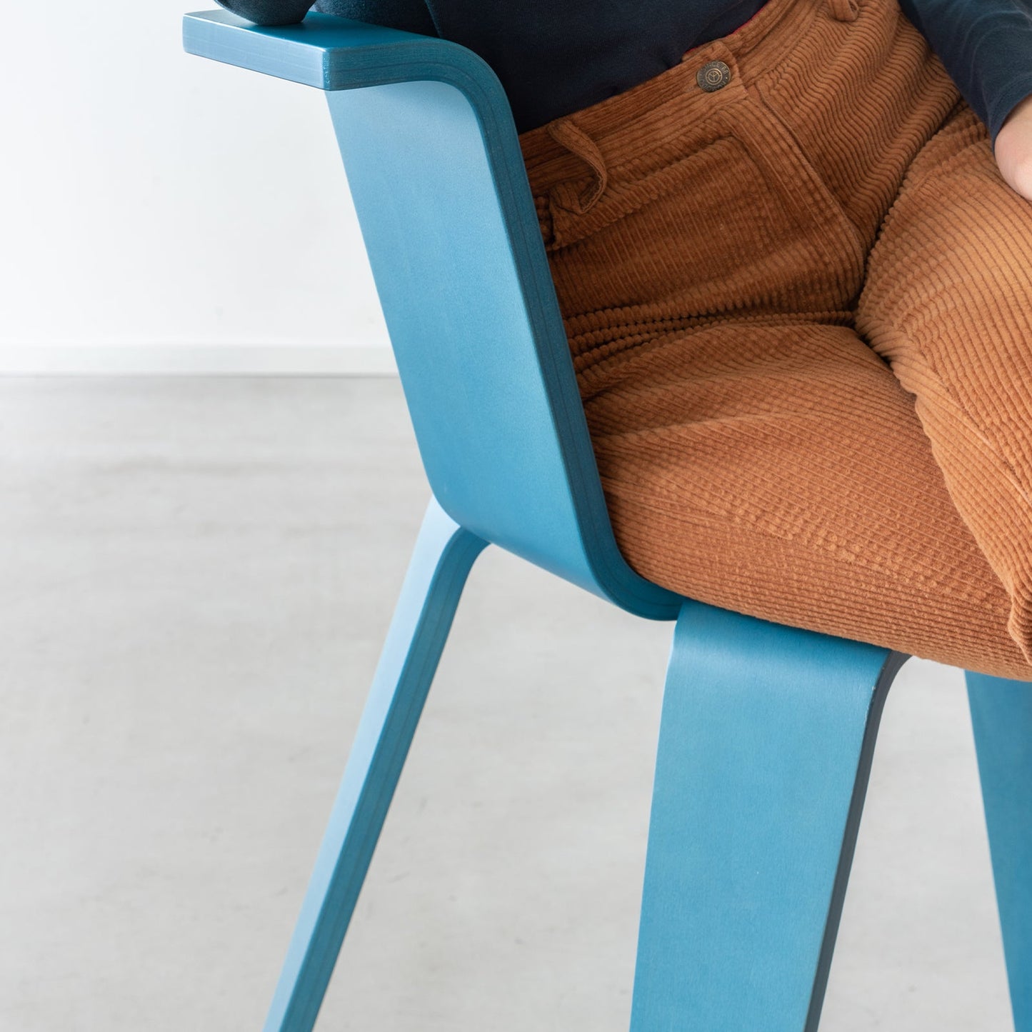 MAGIS マジス  /  AKA エーケーエー (ぺトロールブルー)