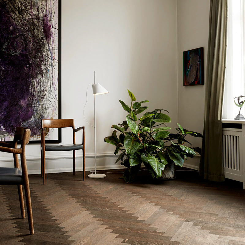 Louis Poulsen Yuh フロア (ブラック)【お取り寄せ商品】