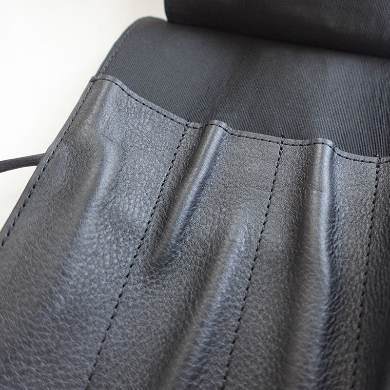 【展示品 30％OFF】 スリップオン AZ ロールペンケース ブラック IAZ-5001 本革